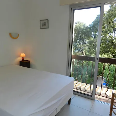 Le Lavandou, 3 Pieces, 4 Personnes - Fr-1-251-707 Apartment