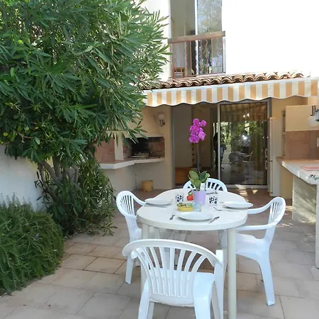 Apartment Le Lavandou, 3 Pieces, 4 Personnes - Fr-1-251-707 *
